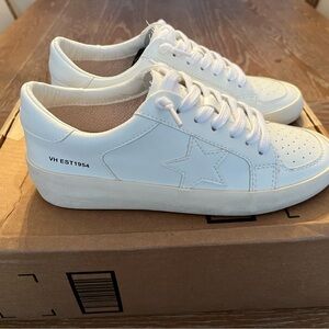 EUC Vintage Havana White Star Sneakers Size 8